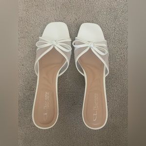Jump Up Dress Slide - white bow kitten heel